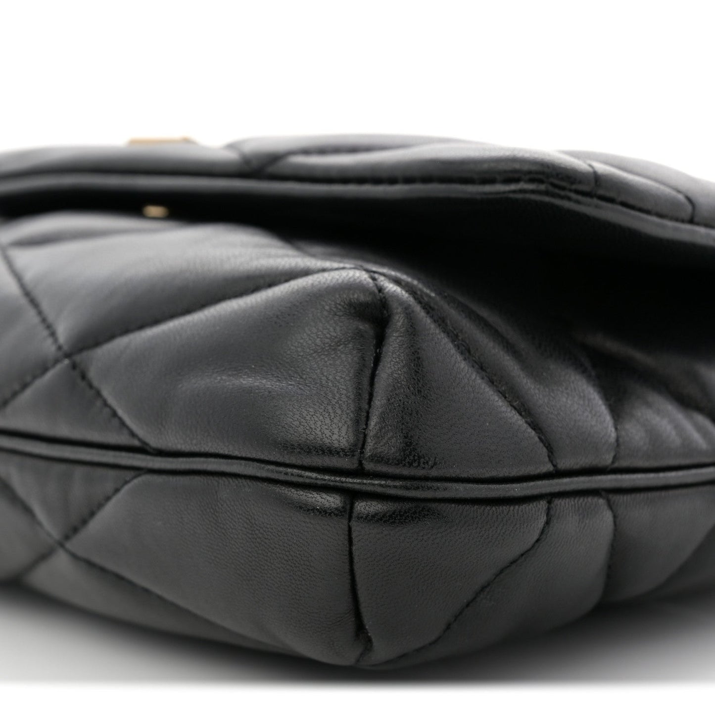 Lambskin Quilted Le 57 Diamond Shoulder Bag Black