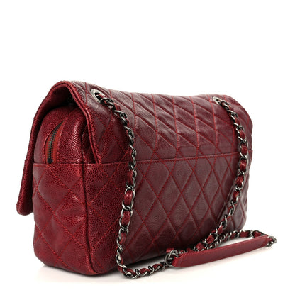 Iridescent Caviar Quilted Large Chic Flap Red