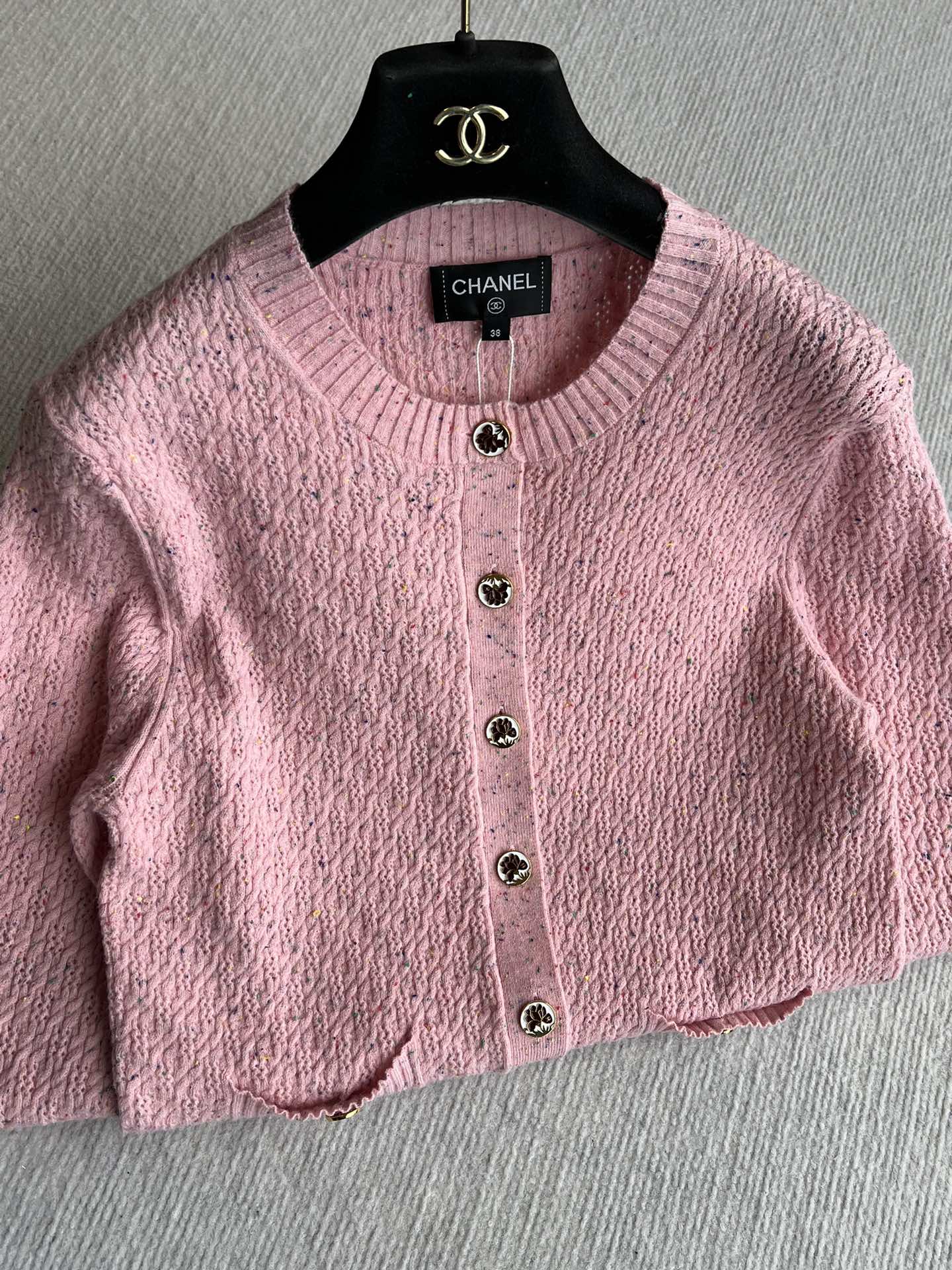 CC 25A Classic Round Neck Floral Wool Cardigan In Pink 275515