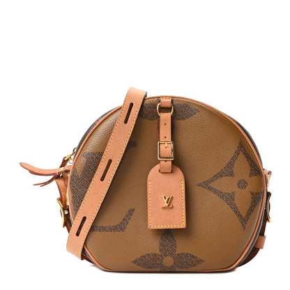 Reverse Monogram Giant Boite Chapeau Souple