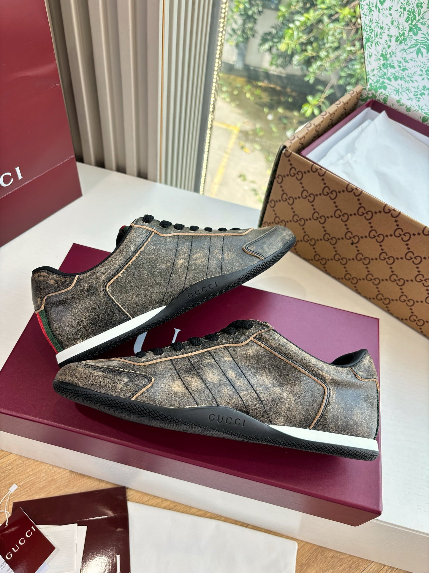 Gucci Shift Damensneaker Varianten Schwarzes Vintage Grey Brown Leder 506843