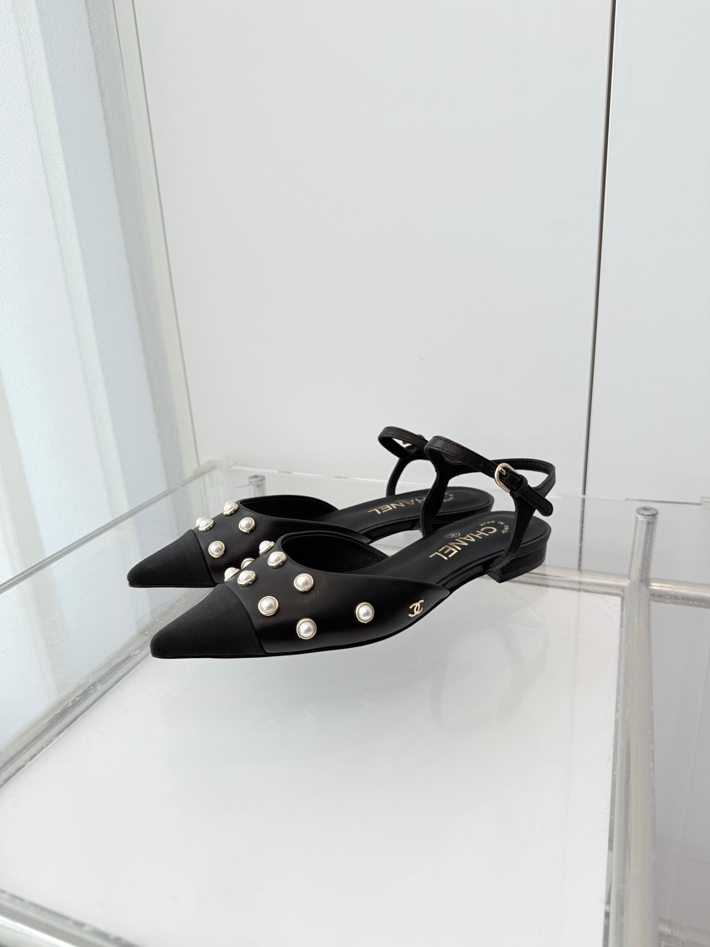 CC 26 Heeled Slingback With Pearl Toe Black in Lambskin 597324