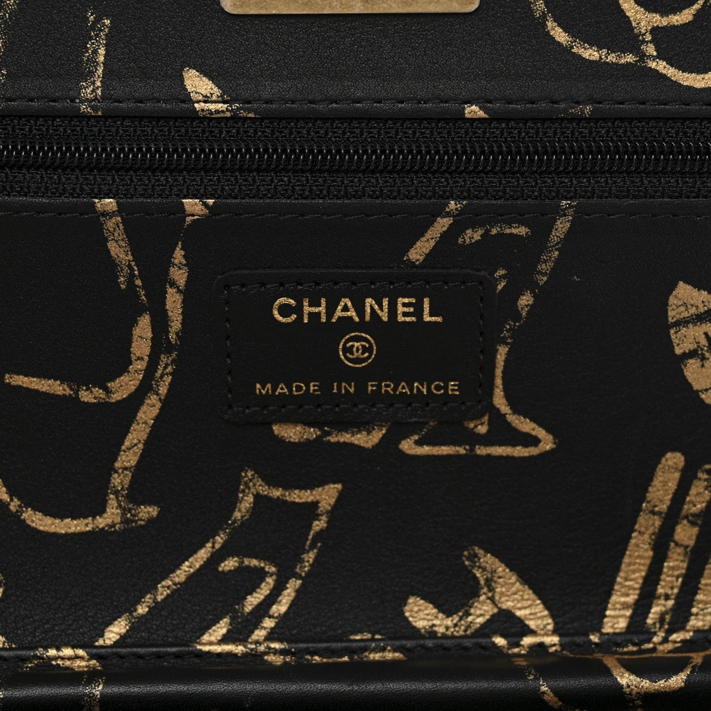 Calfskin Quilted Graffiti Pyramid Wallet On Chain WOC Black
