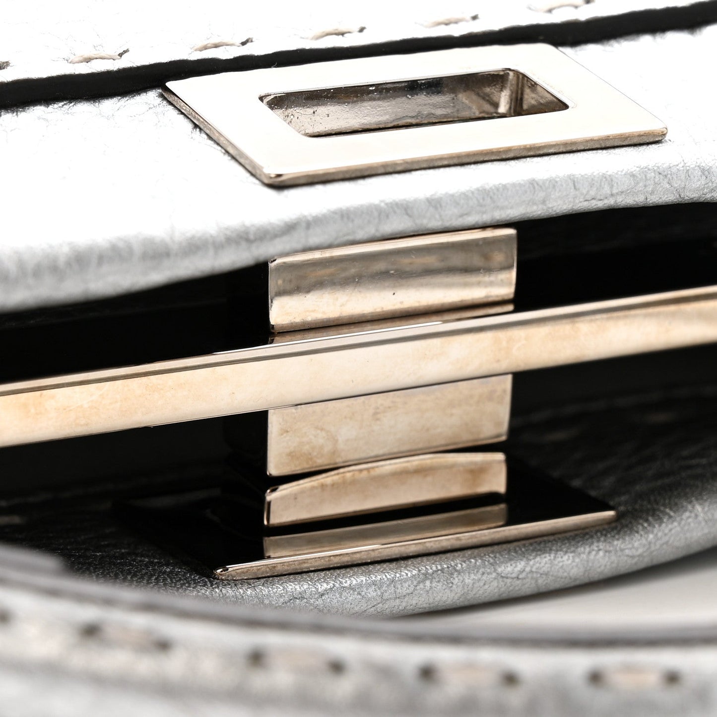 Cuoio Romano Lux Selleria Mini Peekaboo Iconic Satchel Argento