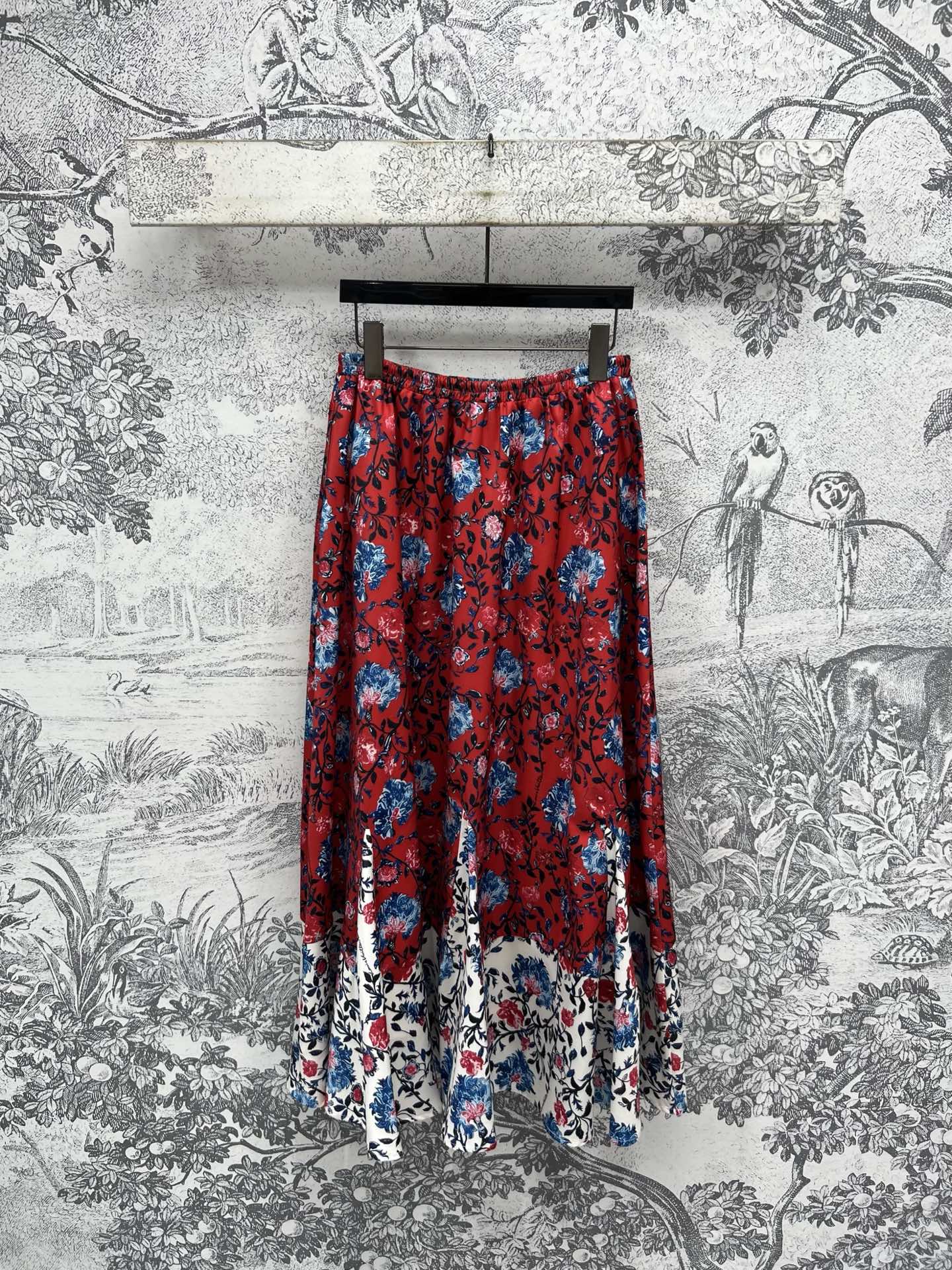 LV 25 Elastic Waist Old Flower Leather Skirt Red Poliester