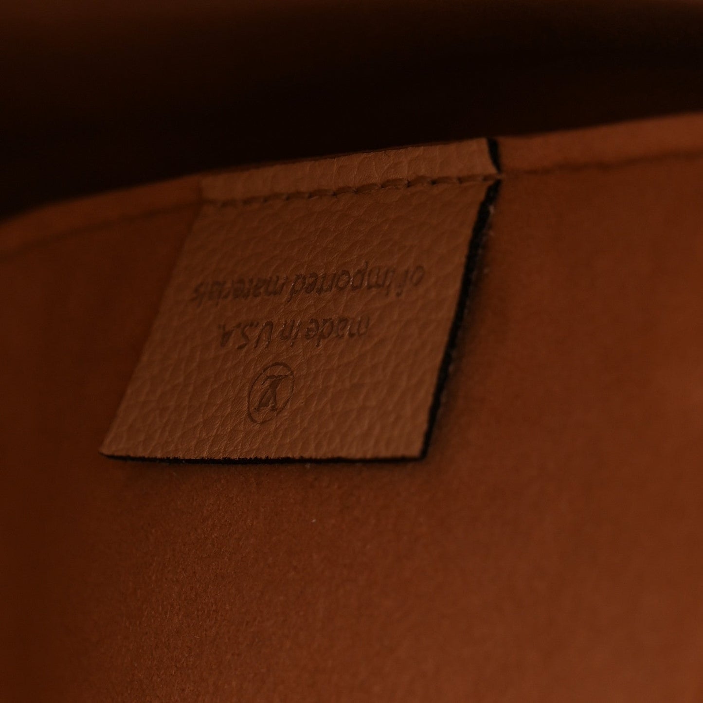 Calfskin Lockme Cabas Vanille Black