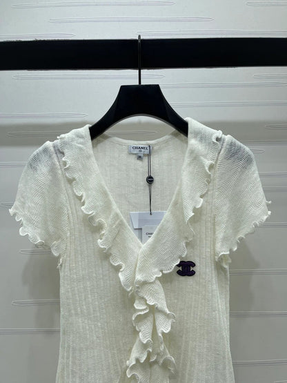 Chanel 2026 Ruffled Knit V-neck Short-sleeved T-shirt White Wool 356523