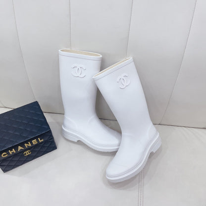 Chanel 26 Vintage Rain Boots White Sheepskin 476068