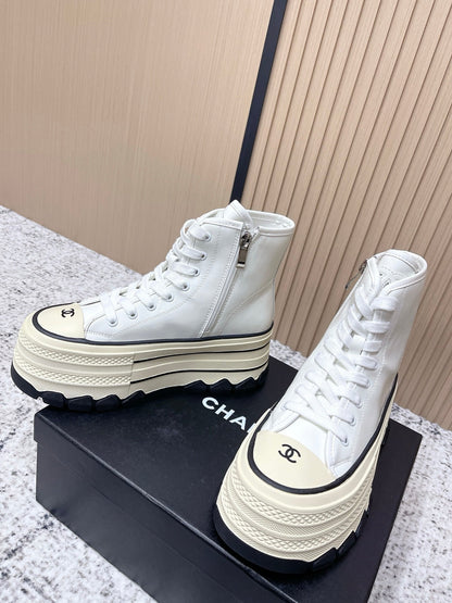 Chanel Platform High-Top Casual White Sneakers in Cowhide 591372