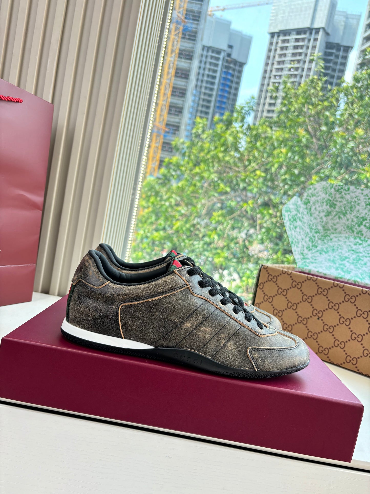 Gucci Shift Damensneaker Varianten Schwarzes Vintage Grey Brown Leder 506843