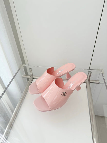 Chanel 26 Sandal 70 Pink in Patent Leather 597363