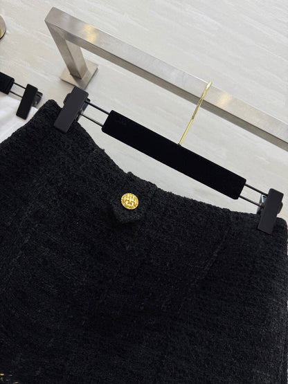 Chanel 2025 Gold Buckle Two-Piece Skirt Black Woven Tweed Fabric 319481