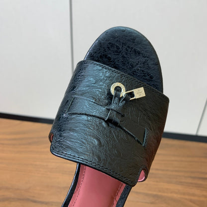 LP 2025 Sandal Black Ostrich-patterned Cowhide Leather 357859