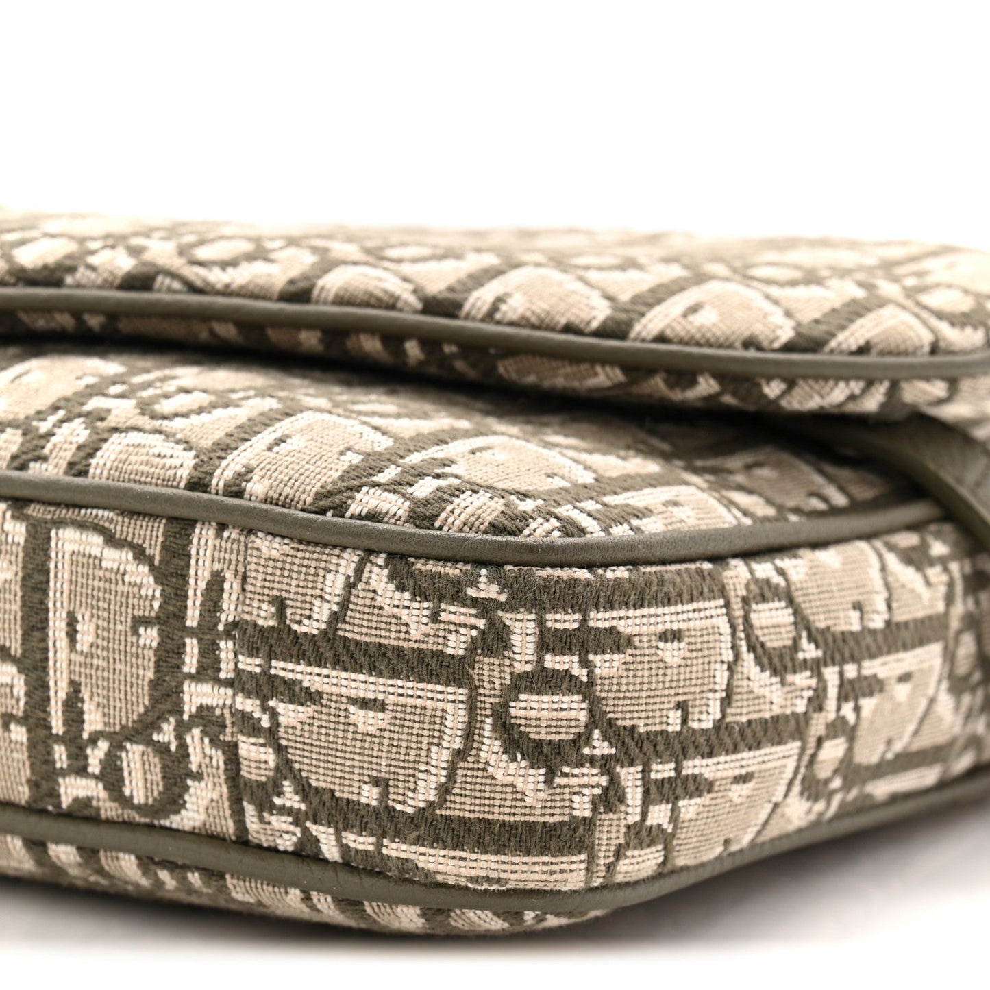 Oblique Saddle Triple Pouch Green