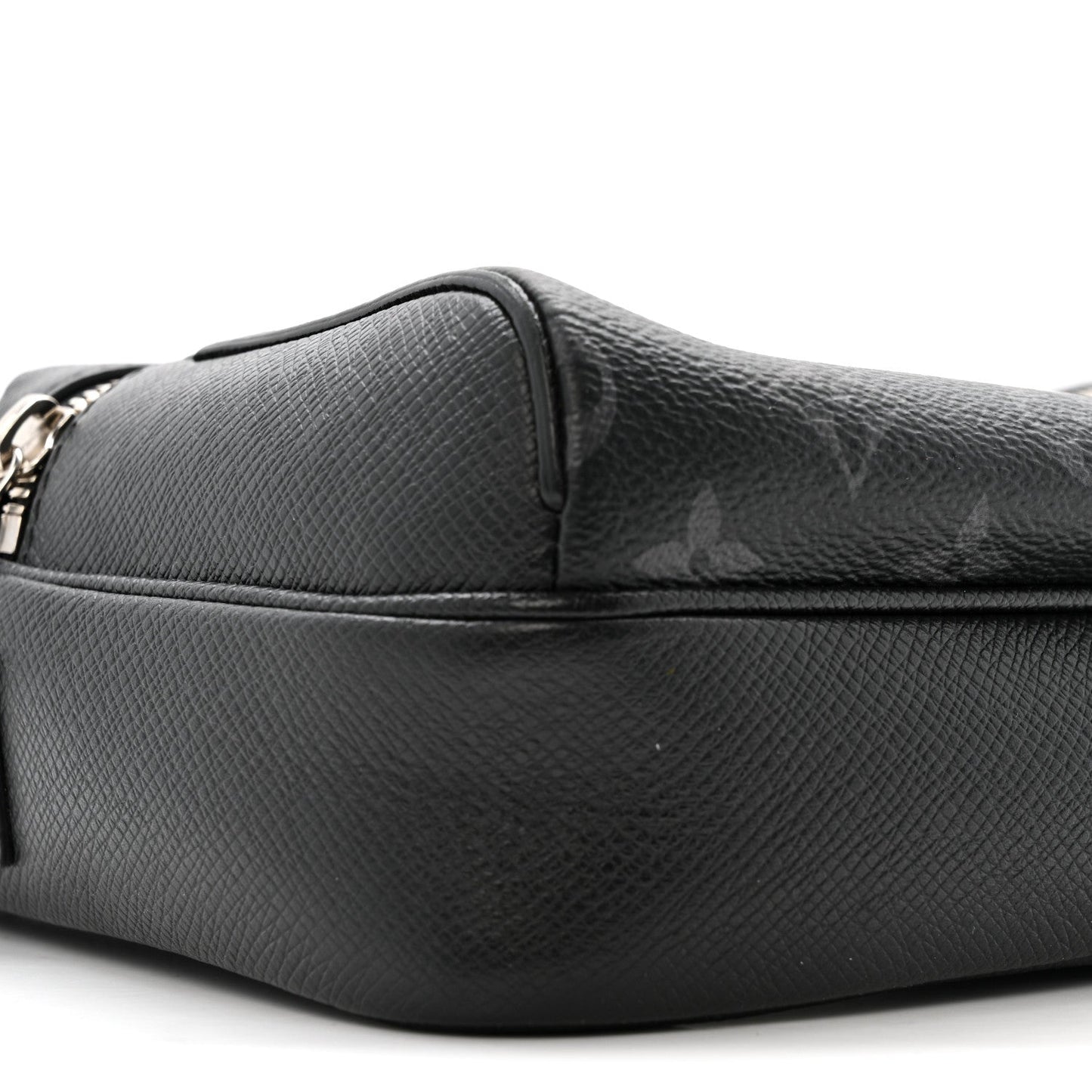 Taiga Monogram Eclipse Outdoor Messenger Black