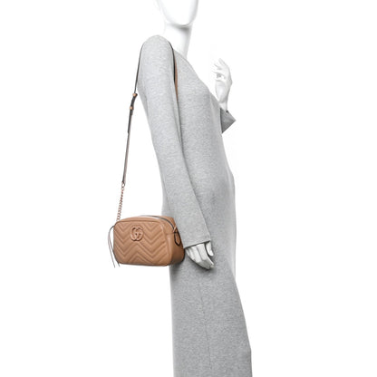 Calfskin Matelasse Monochrome Small GG Marmont Chain Shoulder Bag Camelia