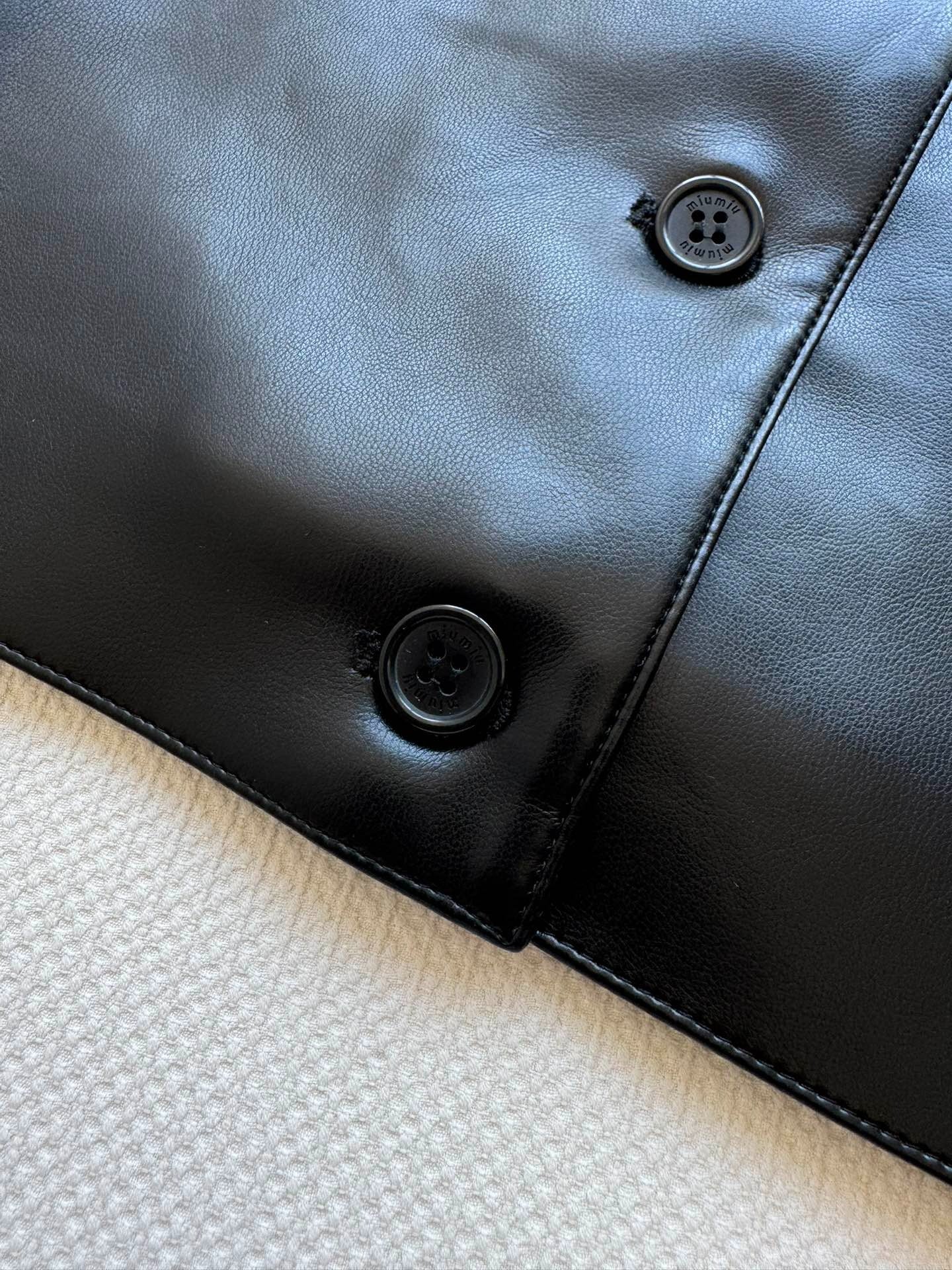 MIUMIU LEATHER VEST STYLE 726