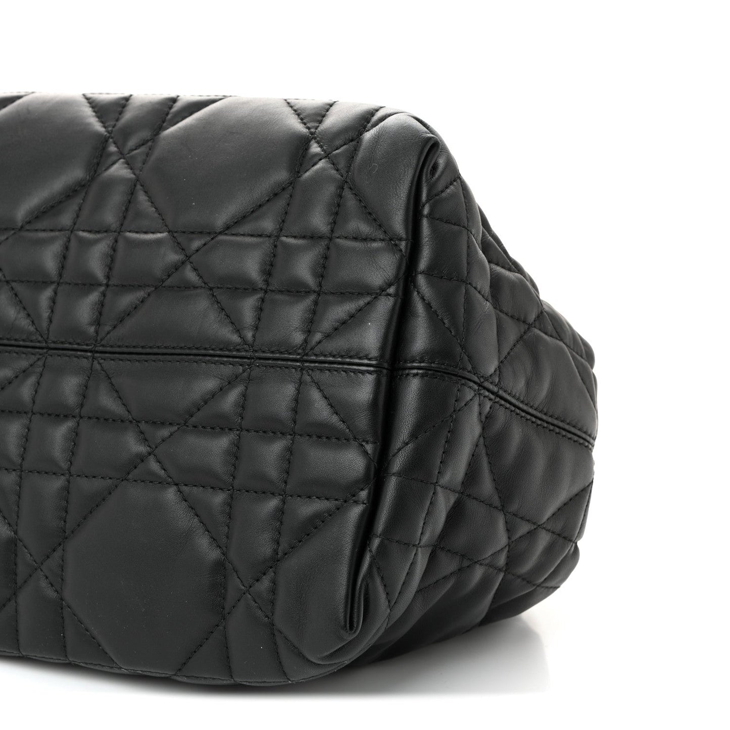 Calfskin Macrocannage Medium Toujours Black