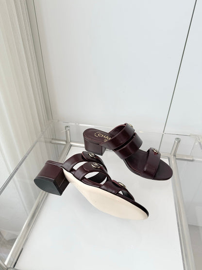 Chanel 26 Turnlock 40 Burgundy Sandal Mule in Lambskin 597397