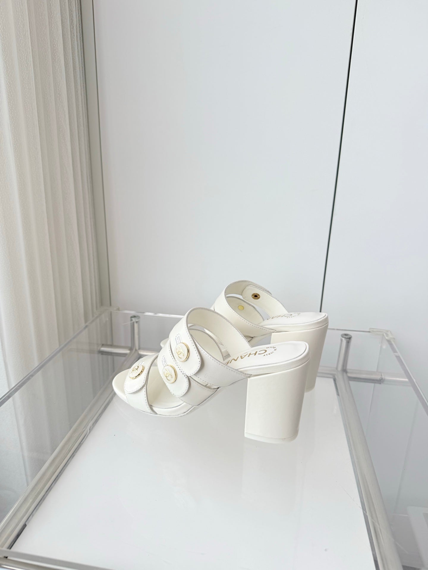 Chanel 26 Turnlock 85 White Sandal Mule in Lambskin 597395