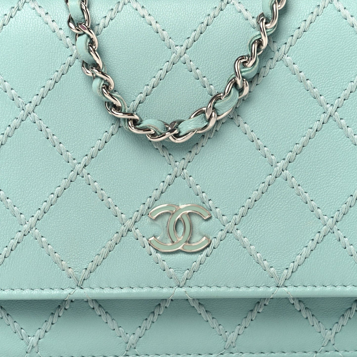 Calfskin Whipstitch Wallet On Chain WOC Green