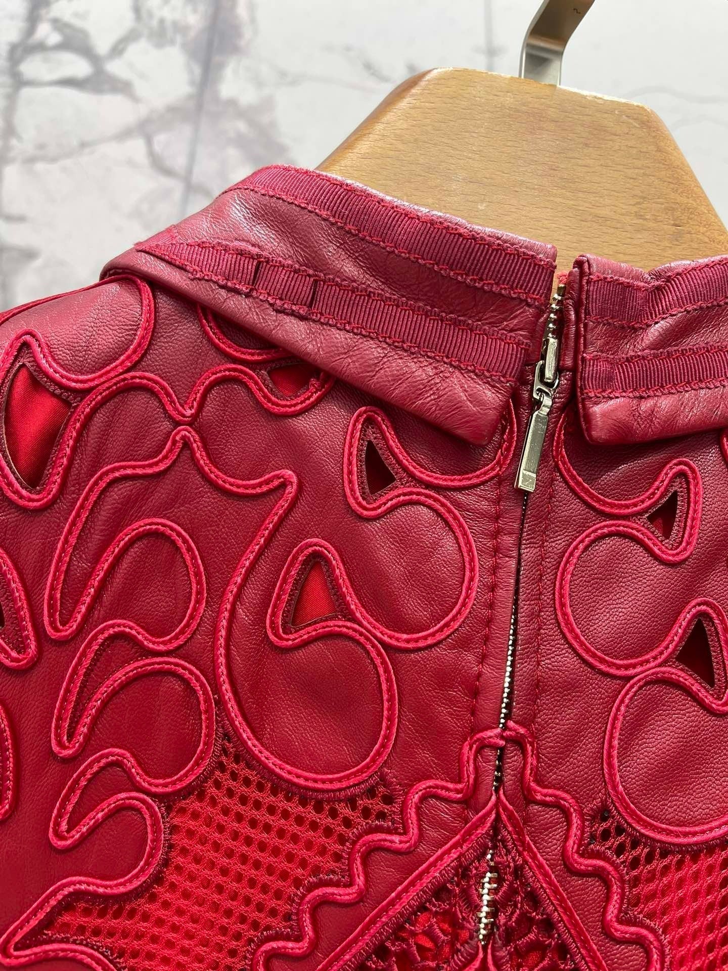 HERMES 25S EMBROIDERED SHORTS 158