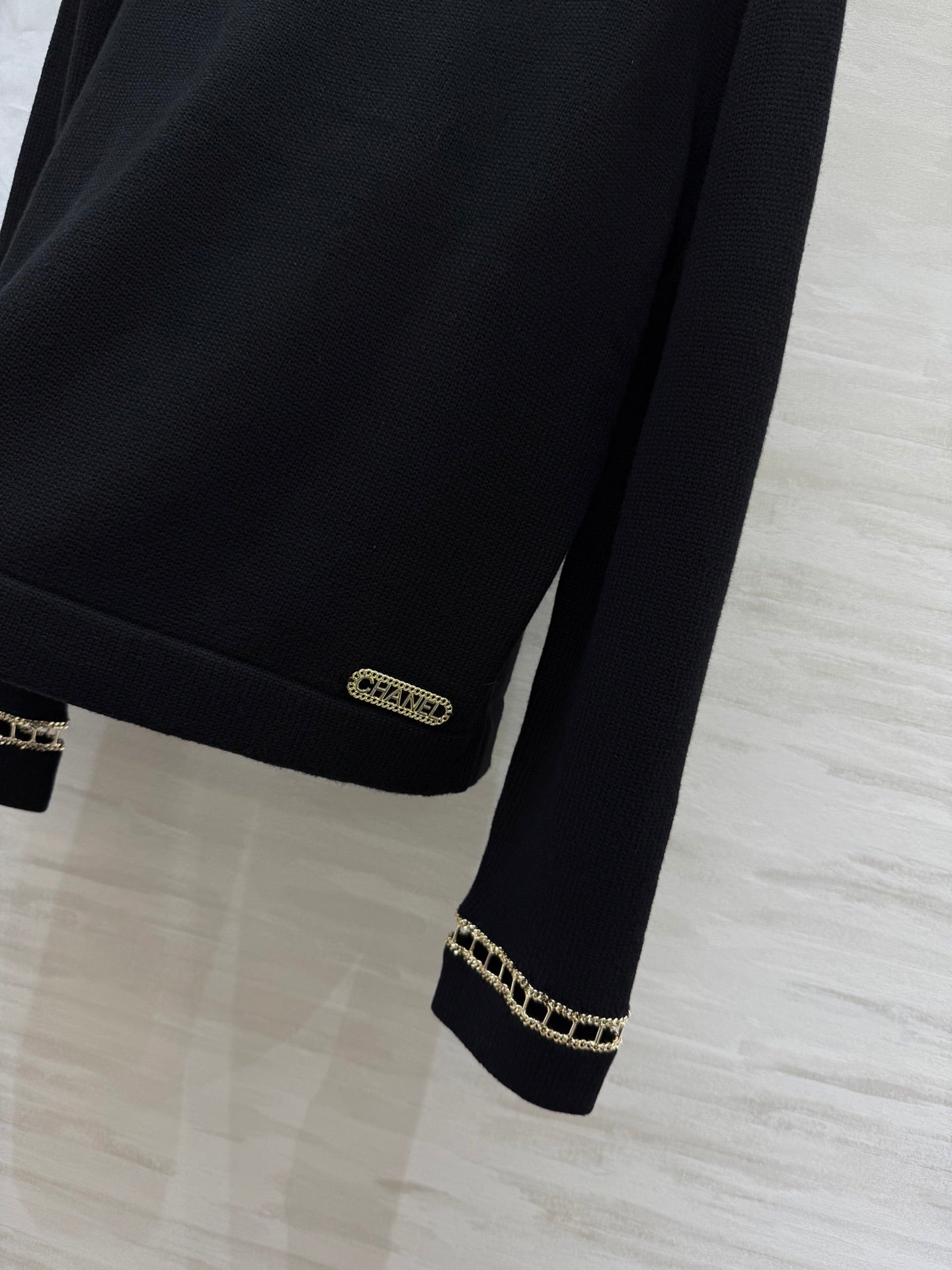 CHANEL CASHMERE SWEATER STYLE 261