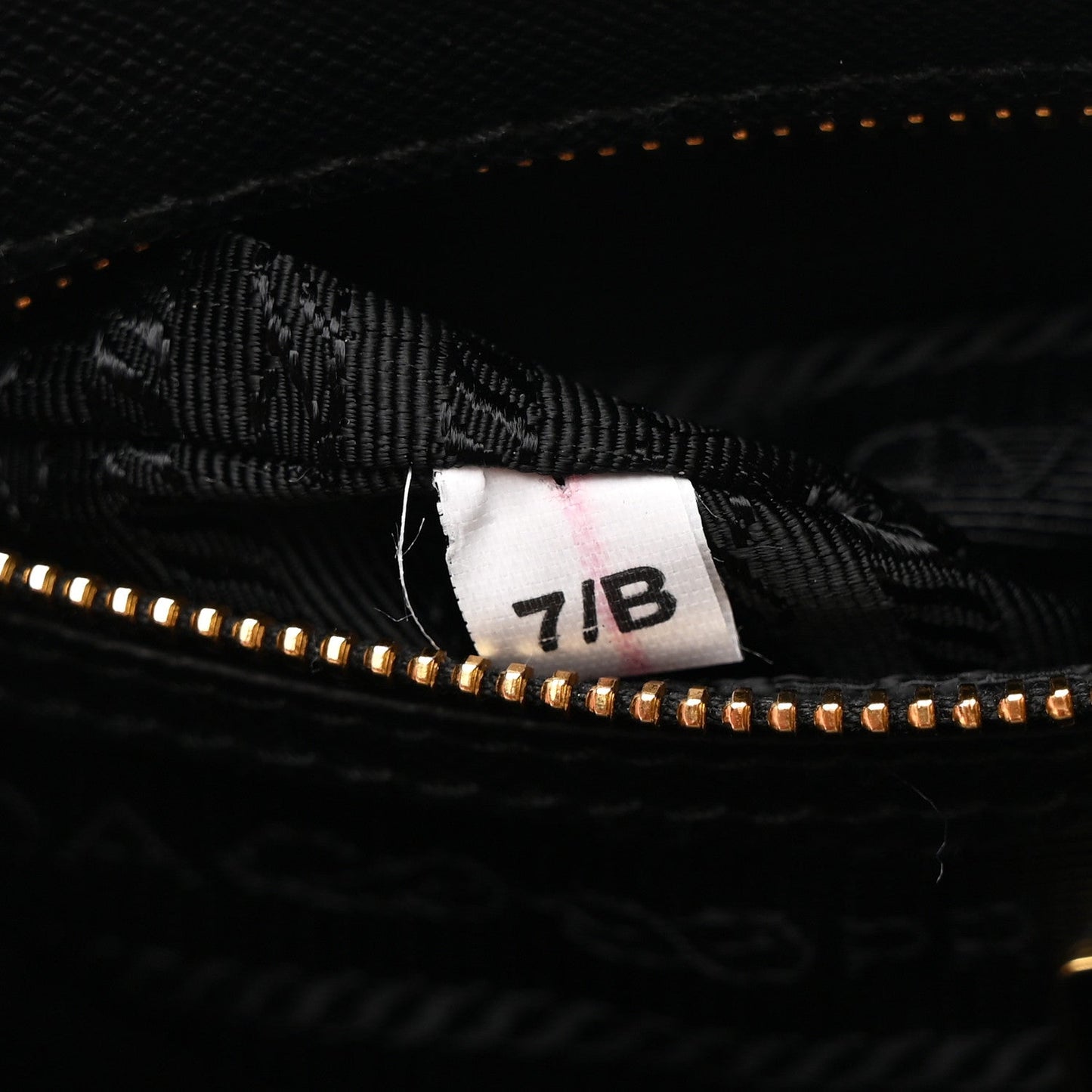 Jacquard Saffiano Triangolo Symbole Embroidered Mini Galleria Double Zip Tote Black Corda