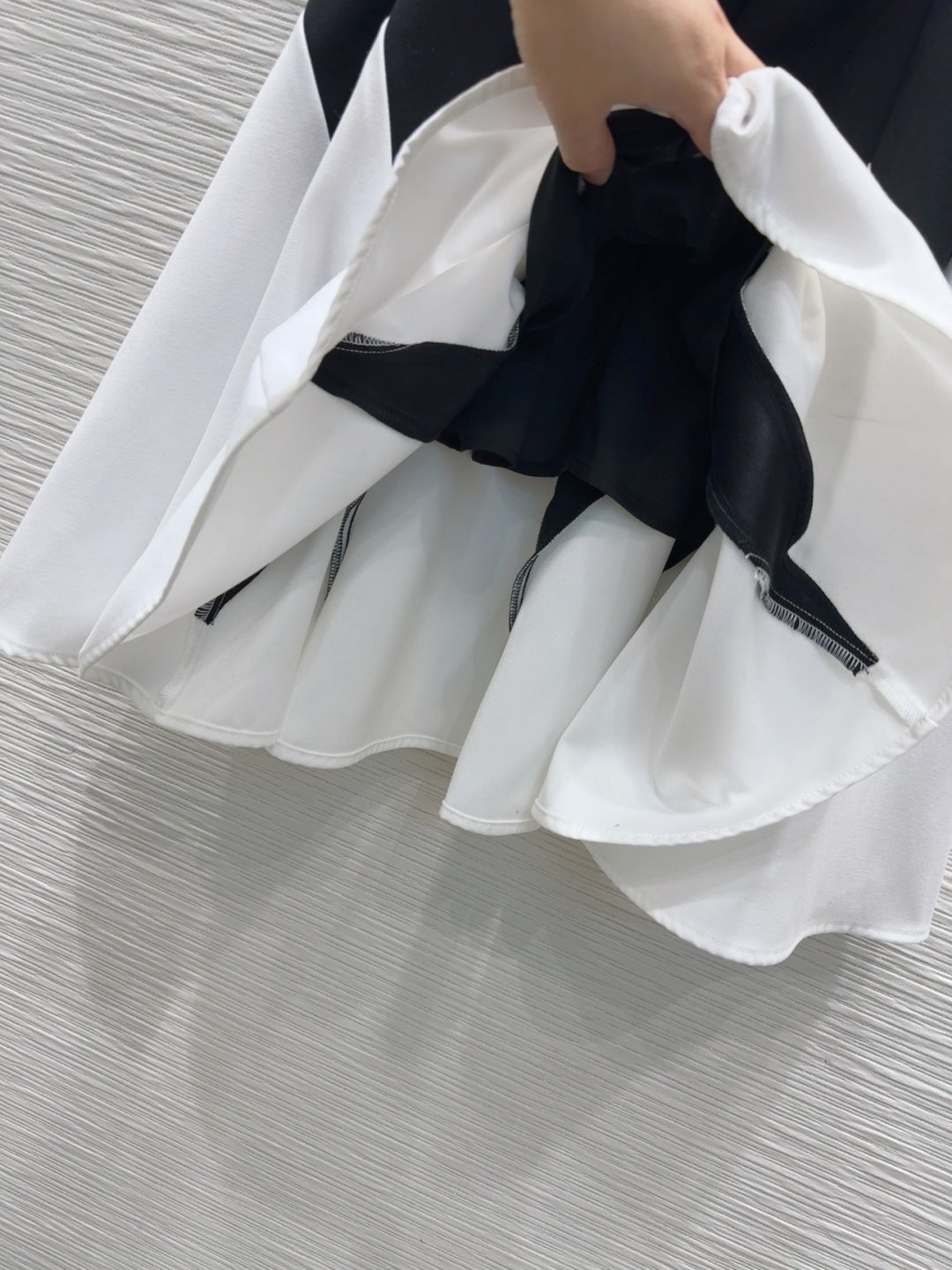 LV 25 Elegant Hepburn Style Suspender Dress Black White Polyester Wool