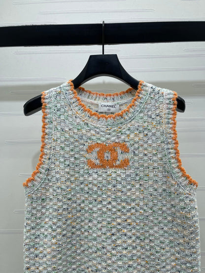 CC 26s Color-Blocked Woven Crew Neck Knit Vest 344117