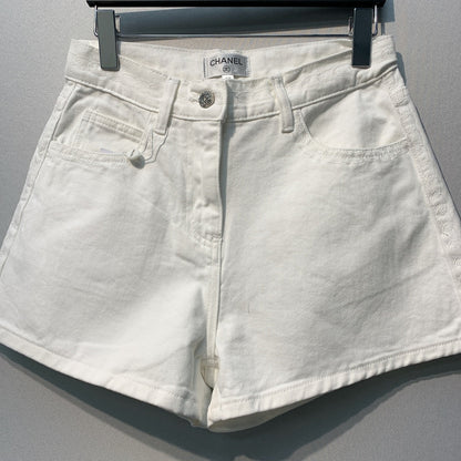 CC SS26 High-Waisted Wide-Leg Denim Shorts White Cotton 350943