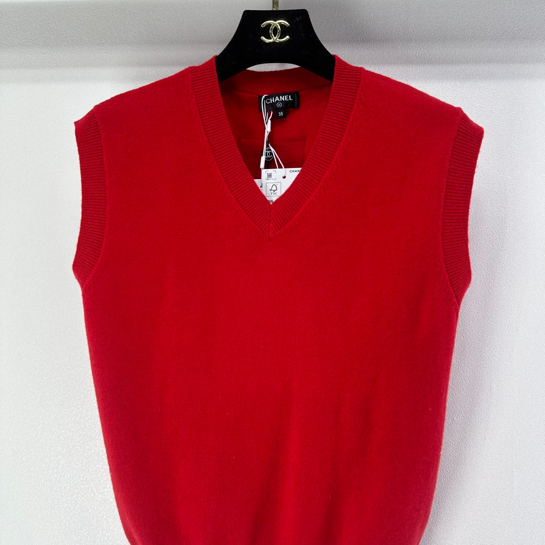 CC V-neck Vest Red Wool 346003