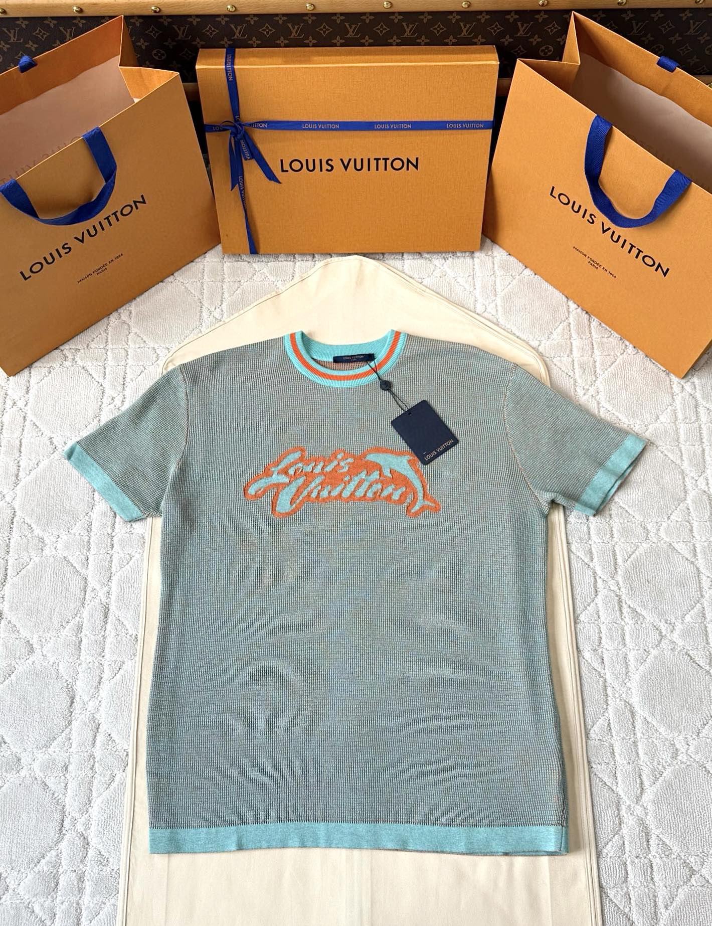 LV 25 Dolphin Jacquard Short Sleeve Shirt Blue Sweater Knit