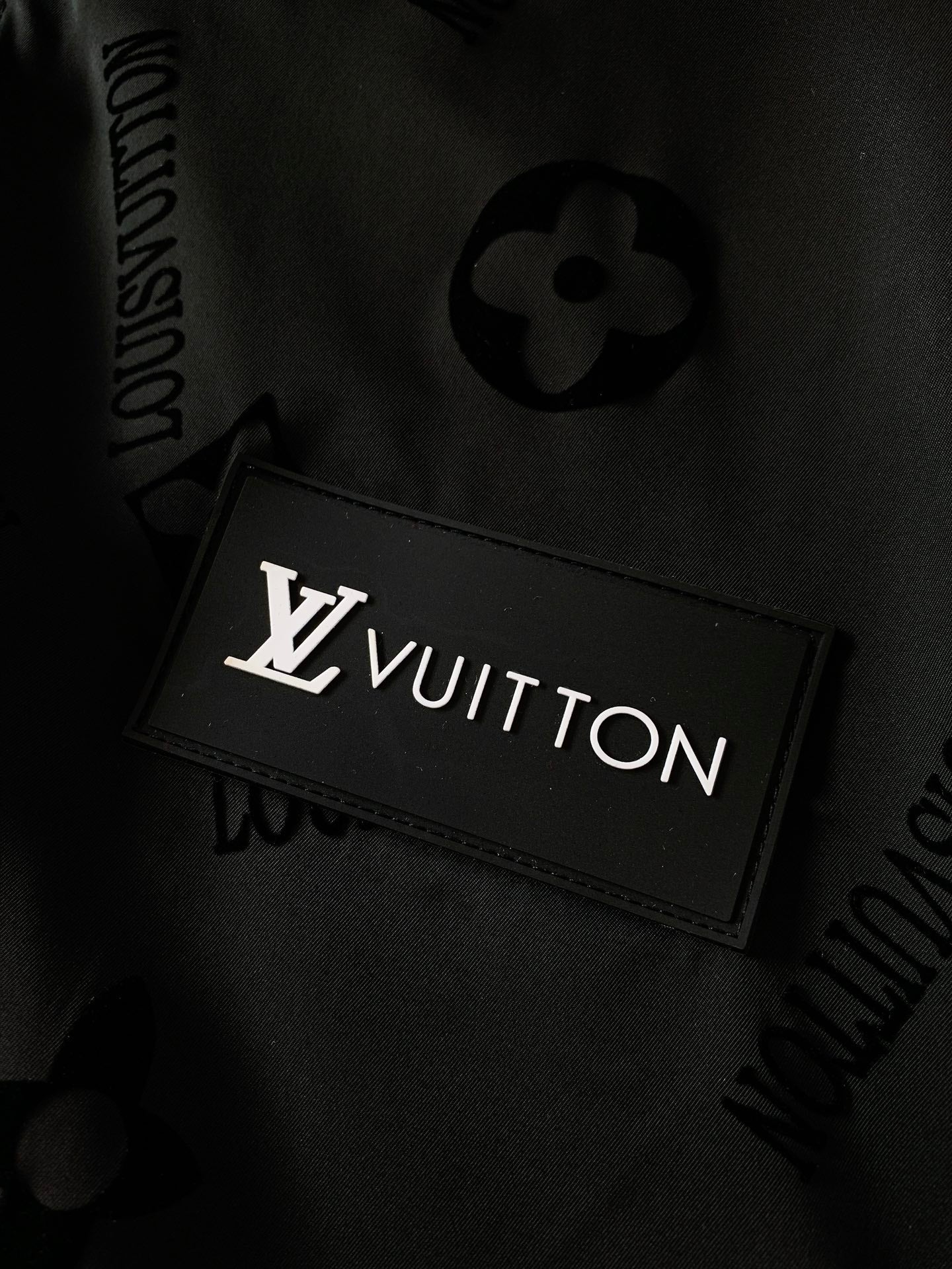 LV BLACK JACKET 239037