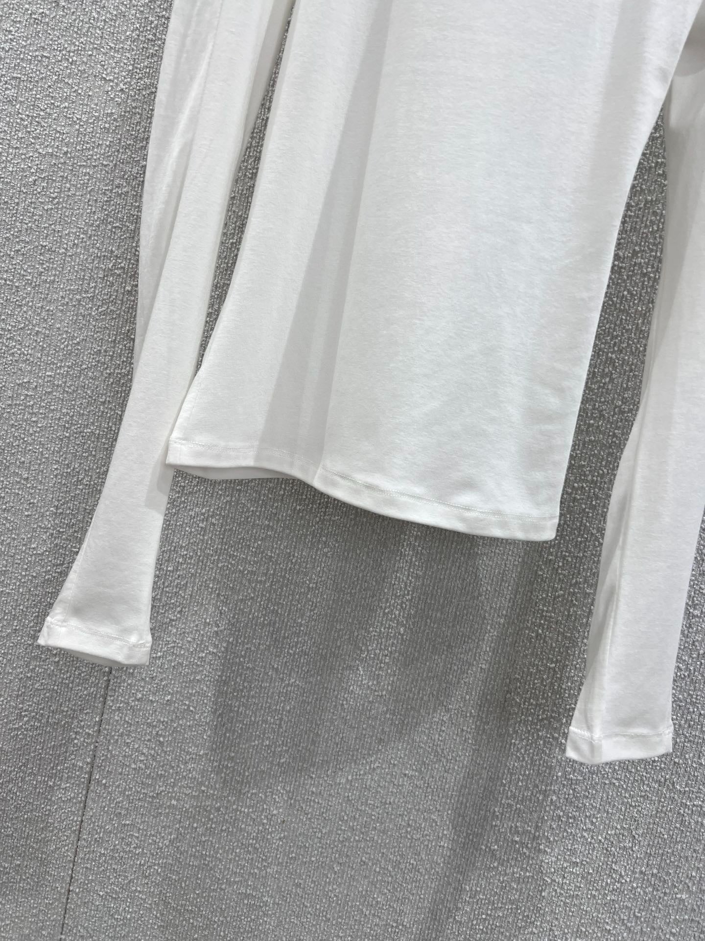 CHANEL 25S LONG-SLEEVE T-SHIRT STYLE 122