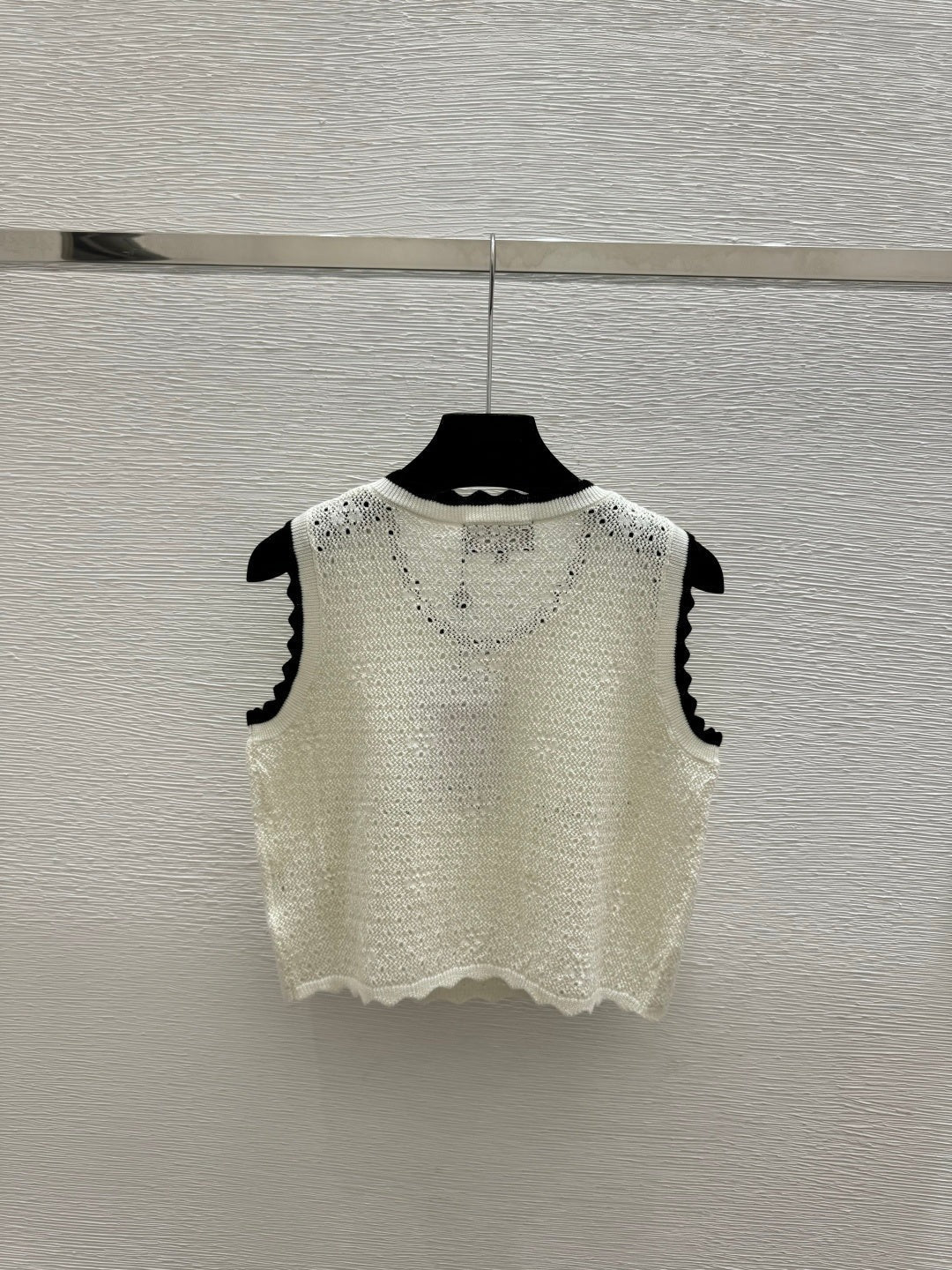 Chanel 2026 Lace Hollow-Out Round Neck Knitted Vest Cardigan Wool 132747