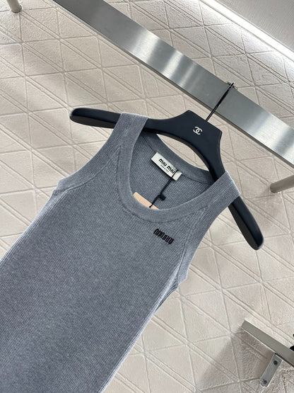 MIUMIU SLEEVELESS KNITTED SWEATER STYLE 114