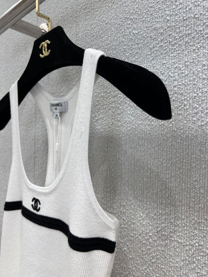 CHANEL SLEEVELESS TOP STYLE 65